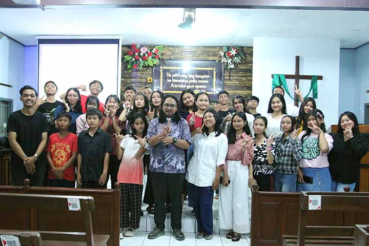 gallery kegiatan, Ibadah Valentine 2025, Komisi Pemuda & Remaja, gereja kristen jawa, gkj, gkj baki, gereja kristen jawa baki, baki, sukoharjo, gkj klasis sukoharjo, klasis sukoharjo, klasis, sinode gkj, sinode 